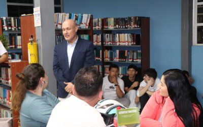 Reunión de Estudiantes de Técnicas Laborales con Empresarios