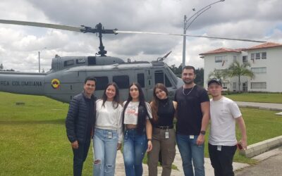 ¡Volando alto! Nuestros futuros líderes aeronáuticos despegan con experiencia de primera mano en la FAC