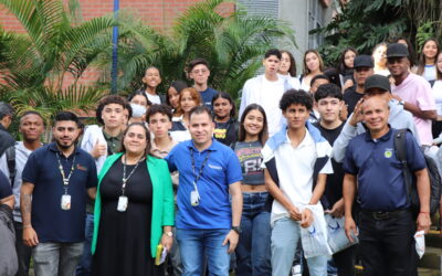 Colegio Cooperativo de Apartadó C.A.R.B.: 🎓 ¡Juventud que inspira! 💫