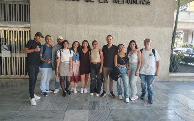 Una visita que conecta teoría y práctica: Unisabaneta en el Banco de la República